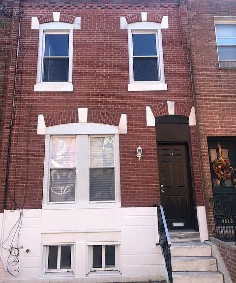 1220 Daly St — Photo 1