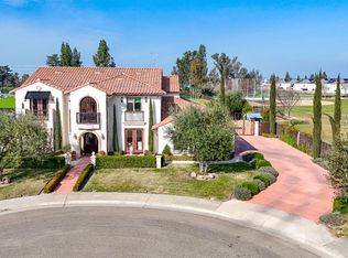 2564 E Sarazen Ave, Fresno, CA 93730