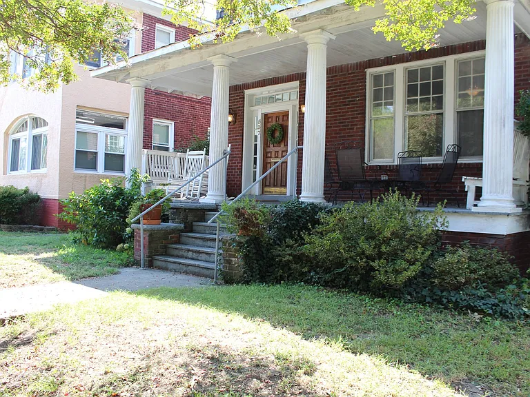 537 Washington Park — Photo 3