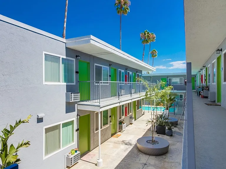 Pacific Palms — Photo 10