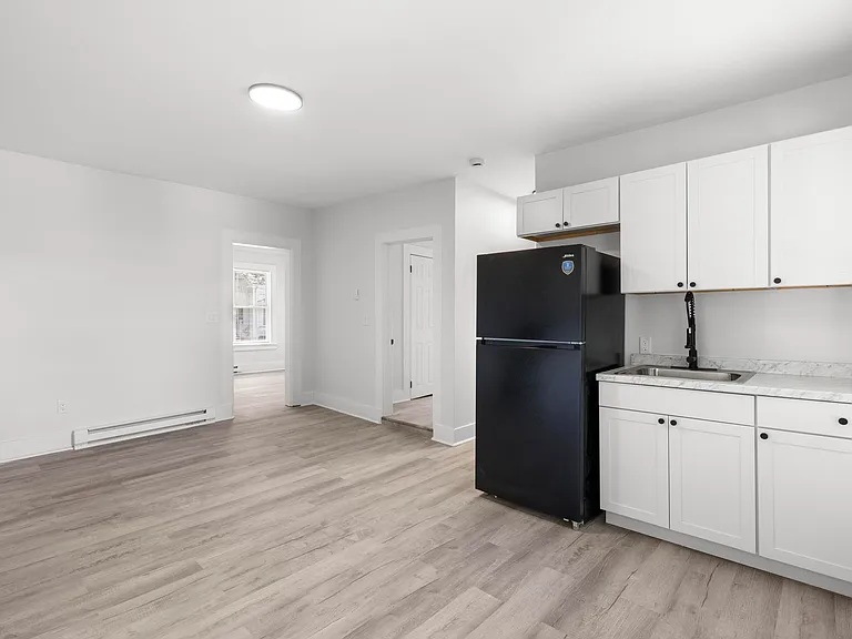 146 Hobart St #2 — Photo 24