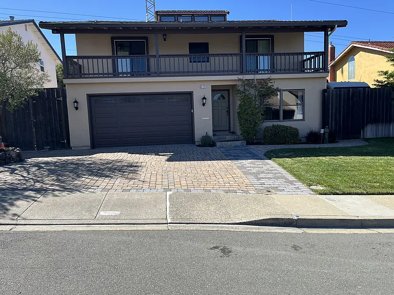 970 Springfield Dr — Photo 1