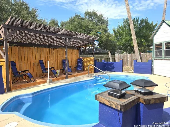 2352 Timberleaf Circle, Ingleside 78362