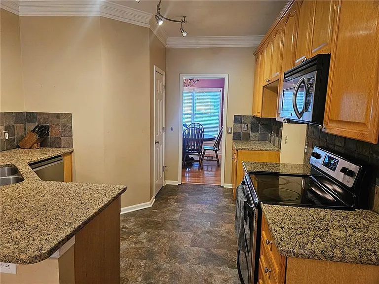 2545 Cobble Creek Ln — Photo 4