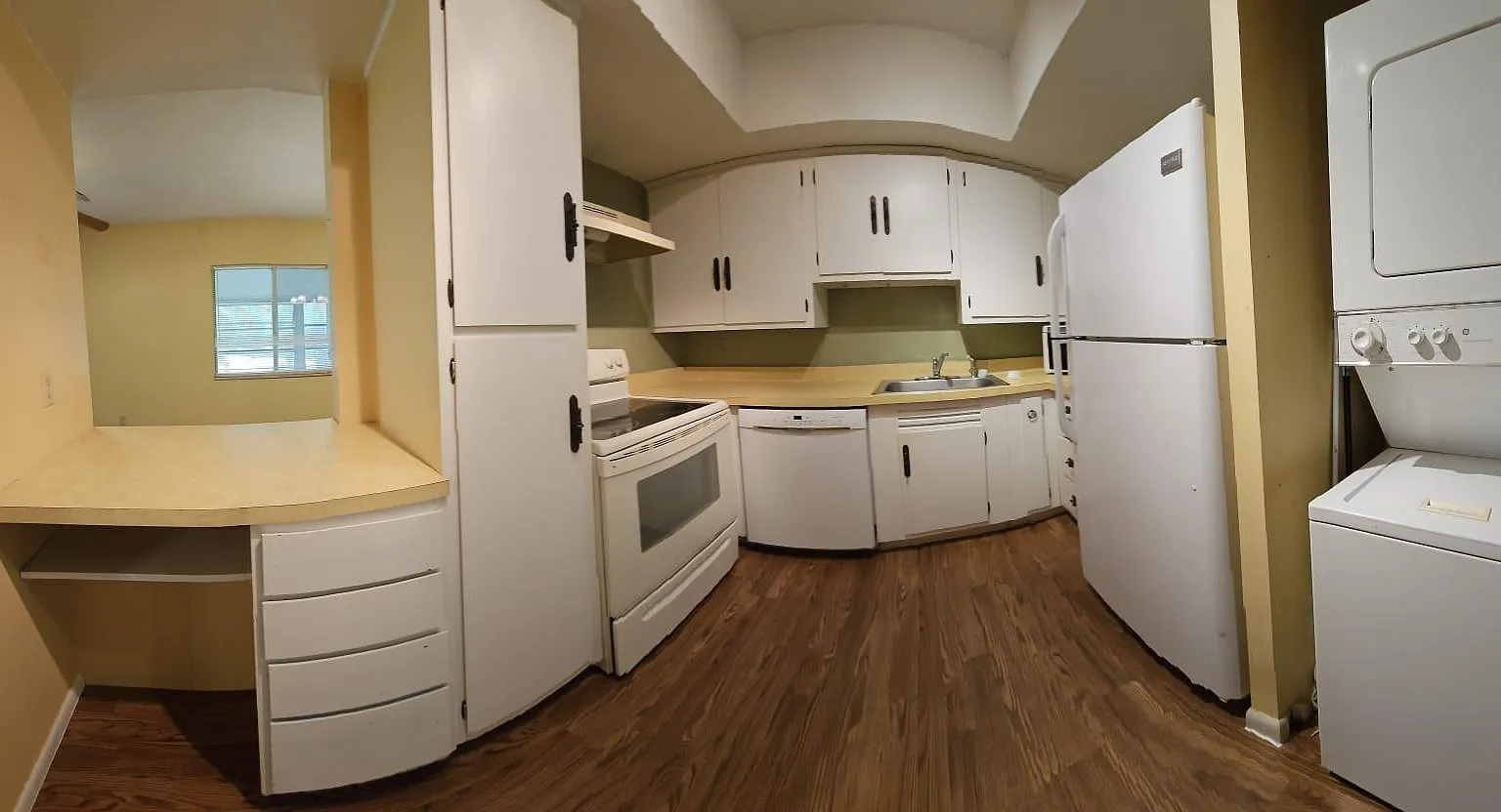 682 Midway Dr — Photo 1