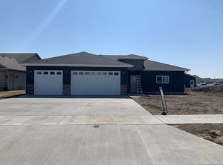 54 Mulberry Loop, Minot, ND 58703