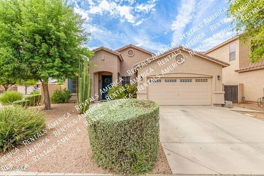 Spacious 4 Bedroom Home in Rancho Bella Vista South — Photo 1