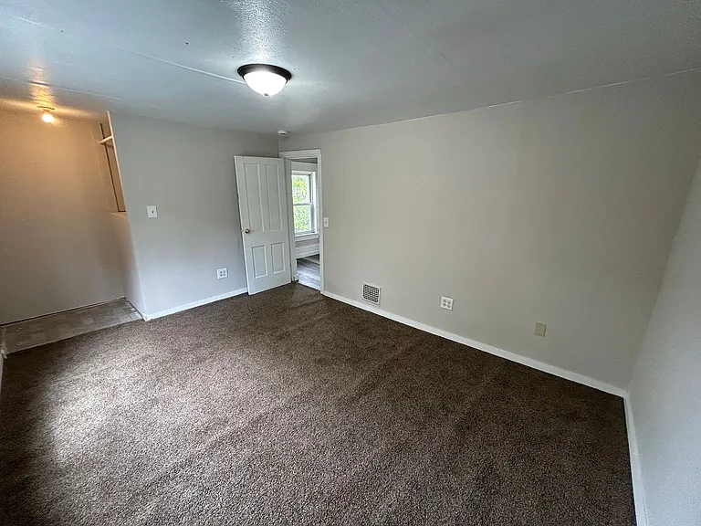 109 Kent Ct — Photo 29