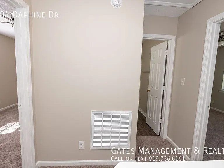 104 Daphine Dr — Photo 23