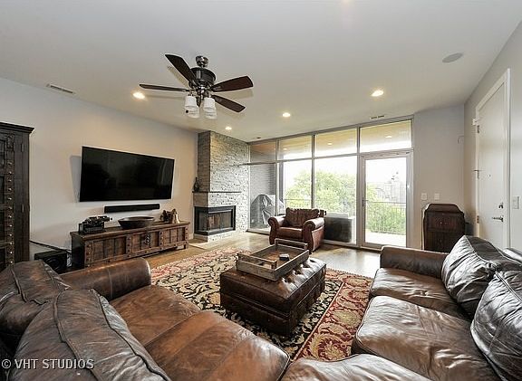 4th image of 3832 N Ashland Ave #4N