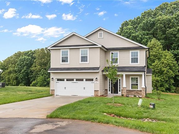 4th image of 165 Red Maple Way