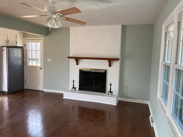 182 Patricia Dr — Photo 12