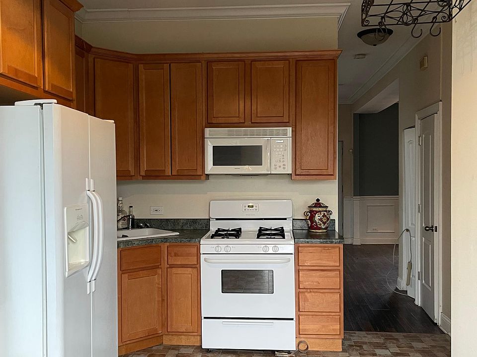 1st image of 1352 N Western Ave APT 3