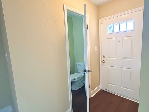 3rd image of 312 Seeman Ct
