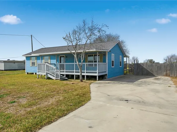 131 Janecek Dr, Rockport, TX 78382