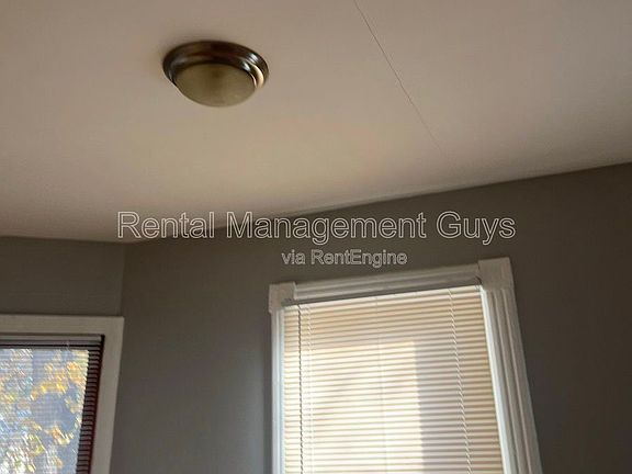 4th image of 1211 26th Ave N #2