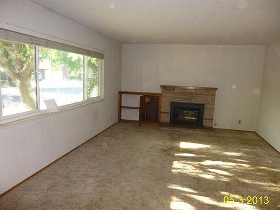 5th image of 1510 Sandalwood Dr