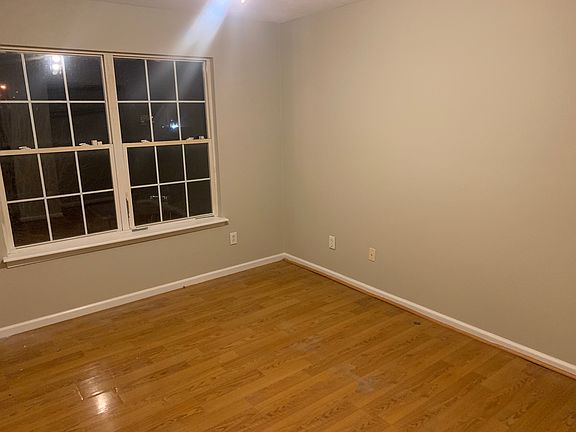 3rd image of 476 Scottsdale Cir