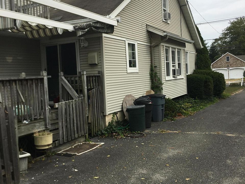 2nd image of 1303 Bay Ave