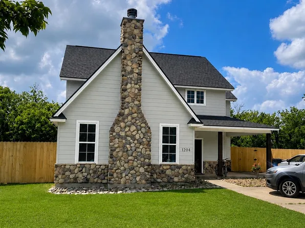 1204 Milner Dr, College Station, TX 77840