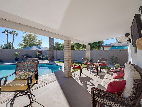 4th image of 4009 W Carol Ave