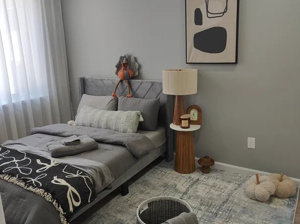 1725 68th Street image 4 of 10