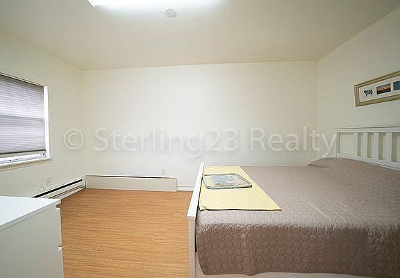 4th image of 2309 29th St APT 1B