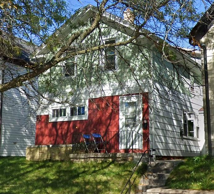 1st image of 922 Erie Ave #922