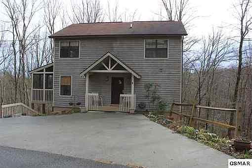 1st image of 858 Chestnut Dr