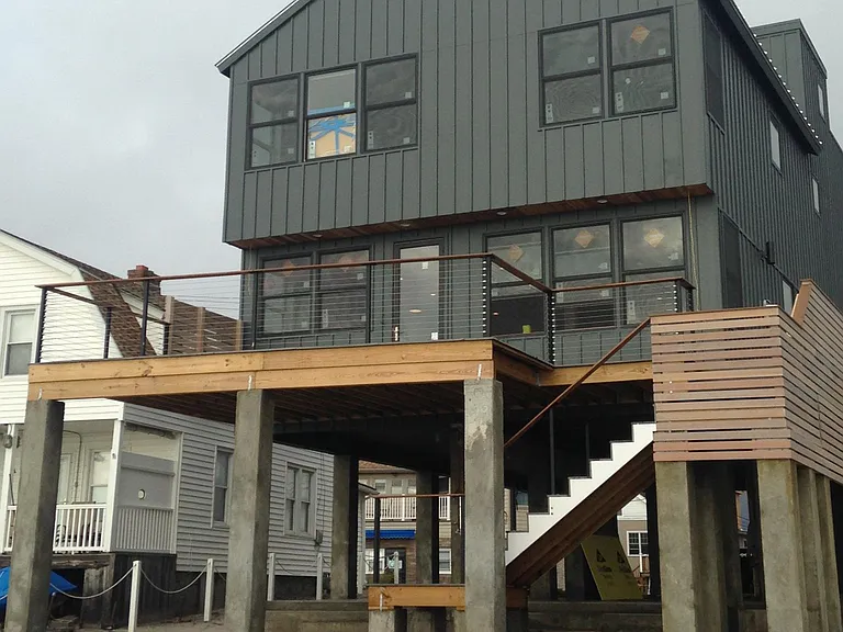 727 E Broadway — Photo 22