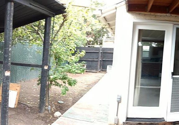 4th image of 706 N Fulton St #B