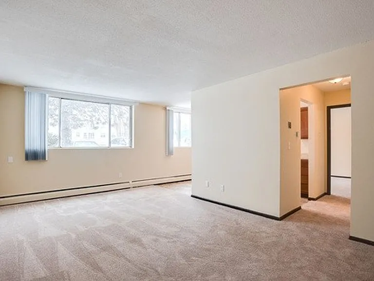 Woodbridge Terrace Apartments — Photo 10