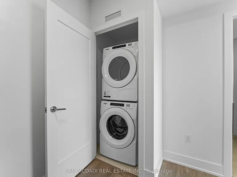 858 Dupont St #304 — Photo 8