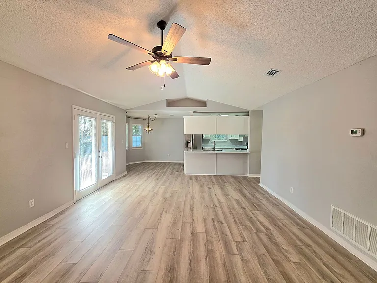 4324 Bayou Ridge Dr — Photo 3