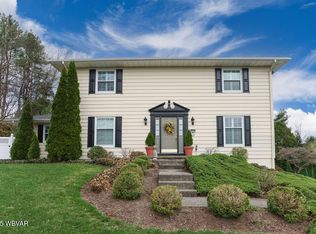 2528 N Hills Dr, Williamsport, PA