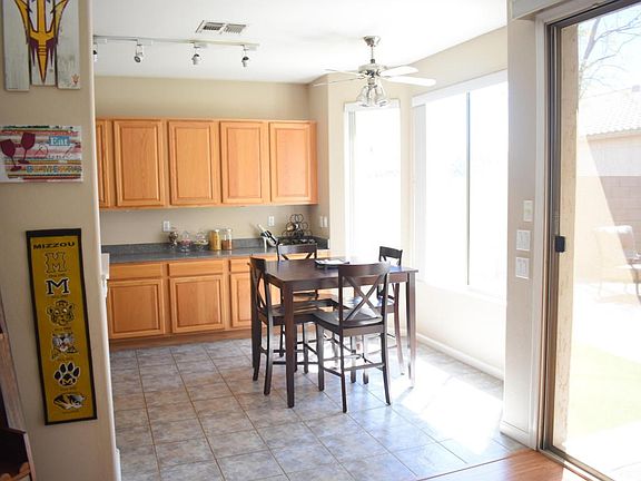 Eat in Kitchen/Dining