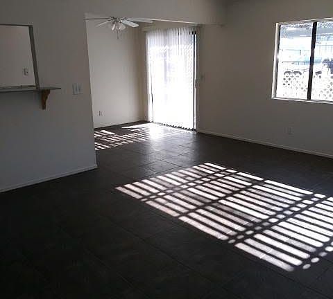 5th image of 1028 Willow Tree Dr Unit A