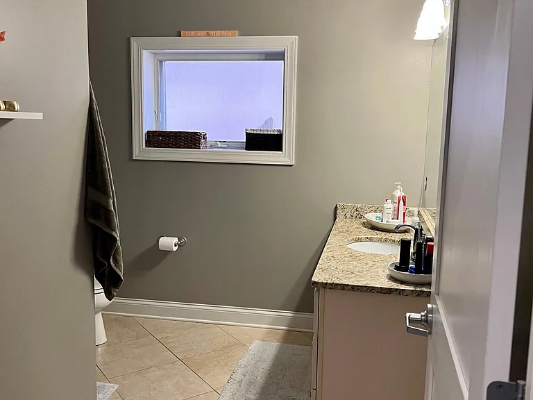 Primary En Suite Bathroom