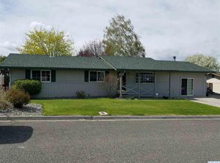 521 Thompson Dr, Sunnyside, WA 98944