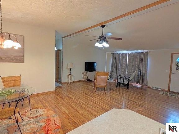 5th image of 211 Pine St