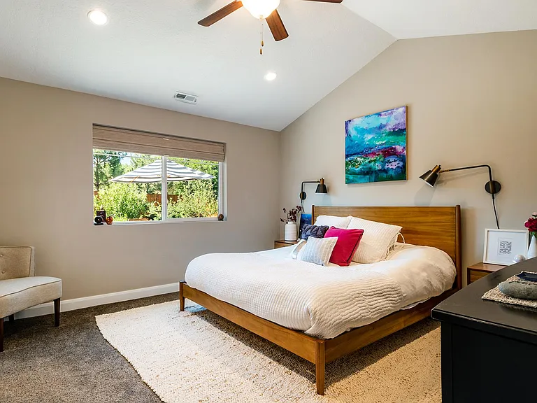 985 Wild Rose Dr — Photo 14