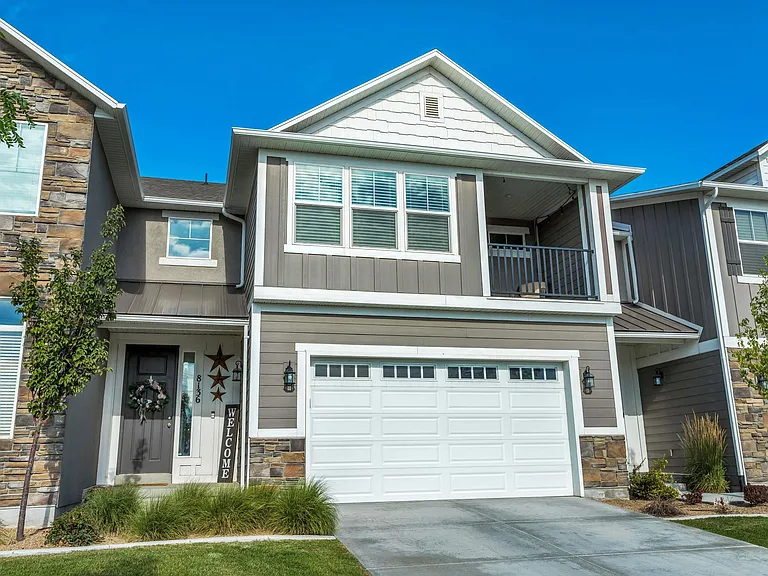 8136 S 5910 W — Photo 2
