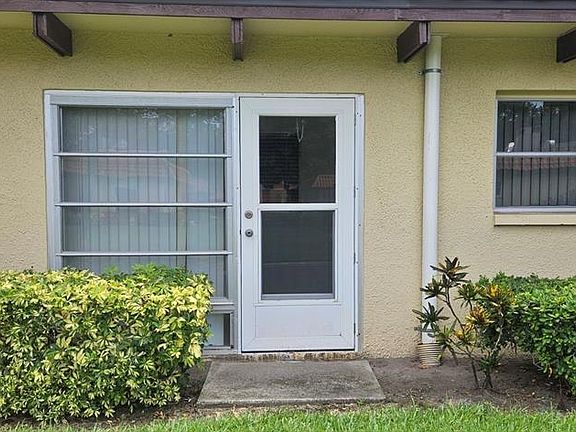 3rd image of 1701 PINEHURST ROAD #16D