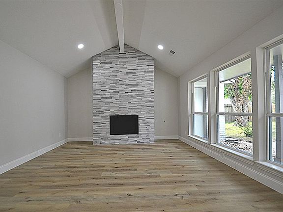 3rd image of 16234 Congo Ln