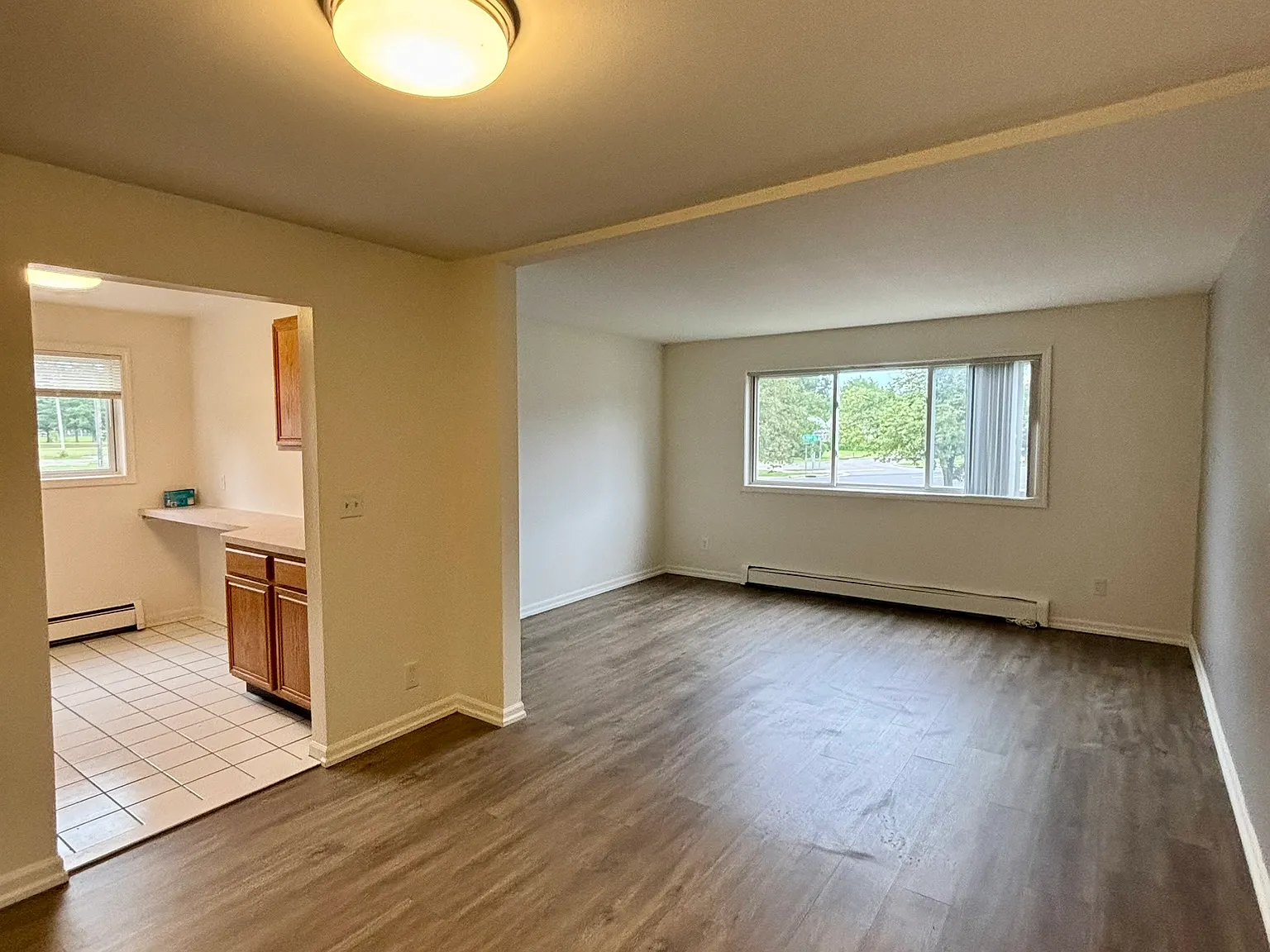 2 bed, 850 sqft, $1,345 — Photo 3