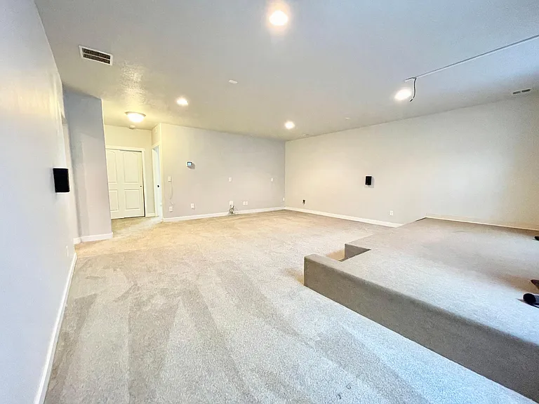 10924 S Glenda Ln — Photo 23