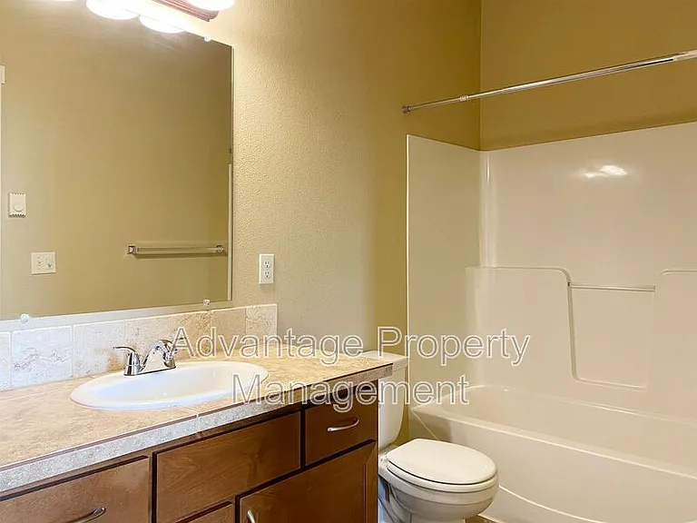 523 Catron St N #5 — Photo 20