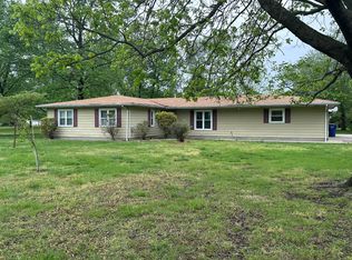 16884 1st South St, Logan, IL 62856