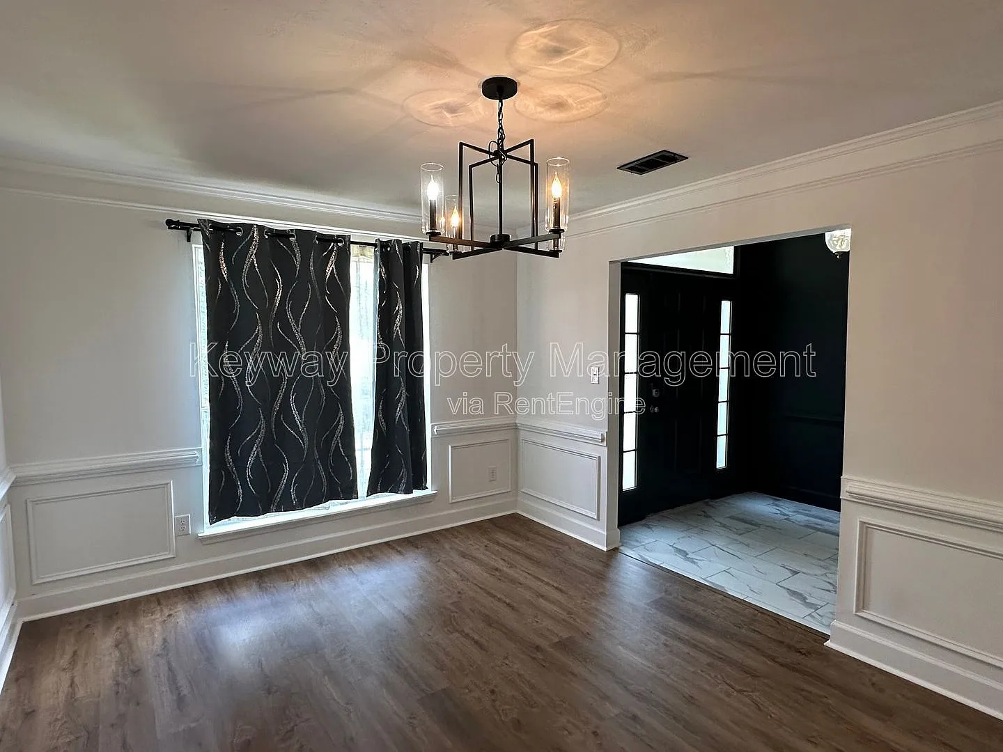 4 bed, 2.5 bath, 2116 sqft, $2,285 — Photo 2