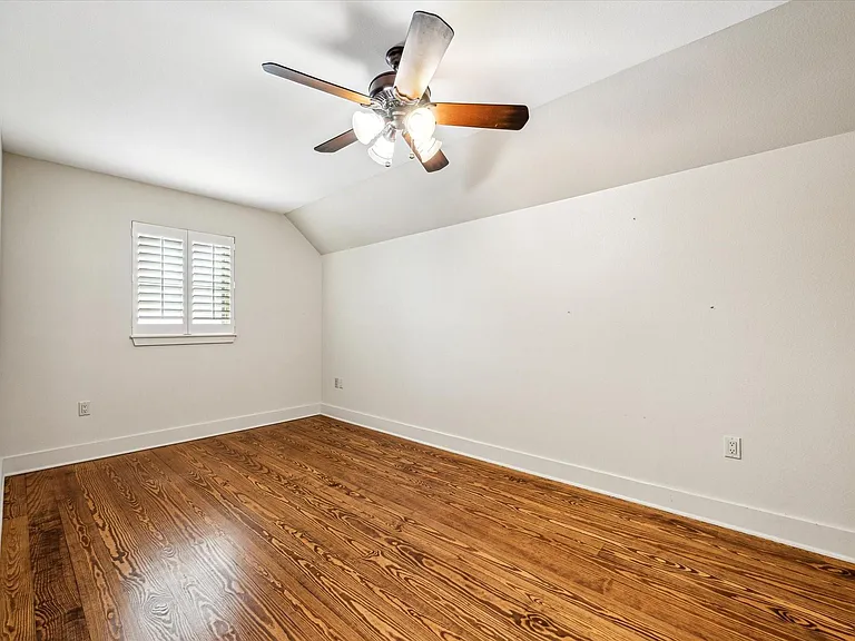 1661 Guenther Rd — Photo 17